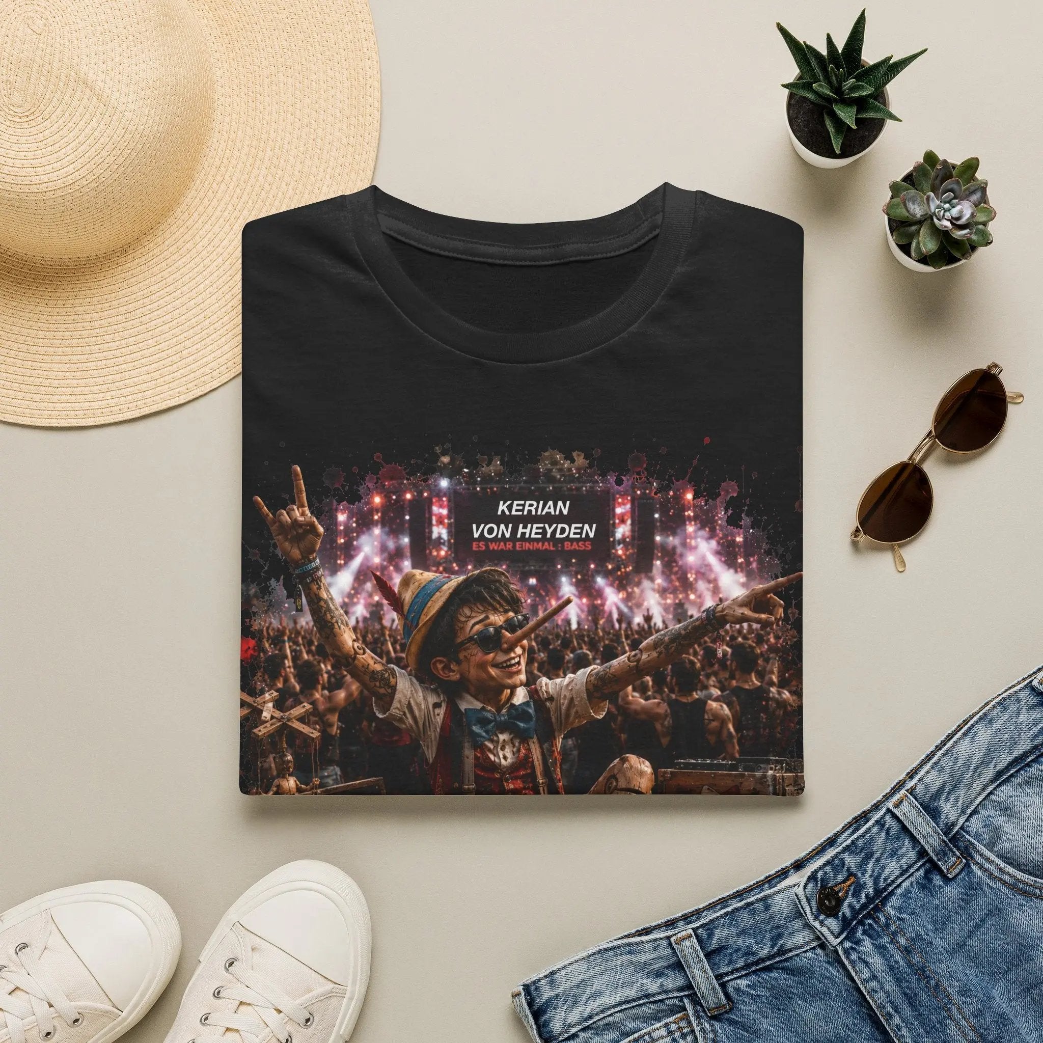 Märchenland Kollektion 6/11 - Pinocchio | Festival Stage Graphic Tee